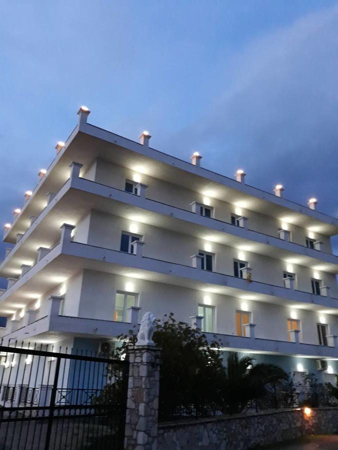 Mihalis Apartments ヒマラ エクステリア 写真